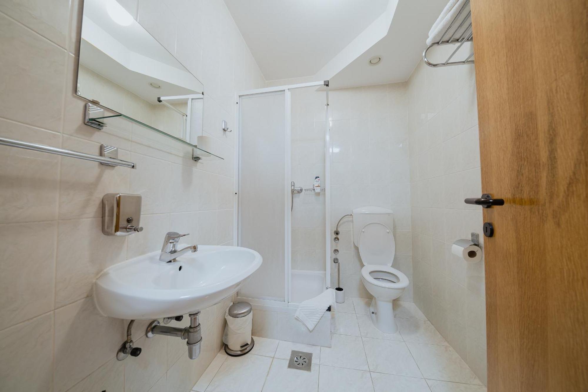 Hotel Maj Inn Moravske Toplice Bagian luar foto